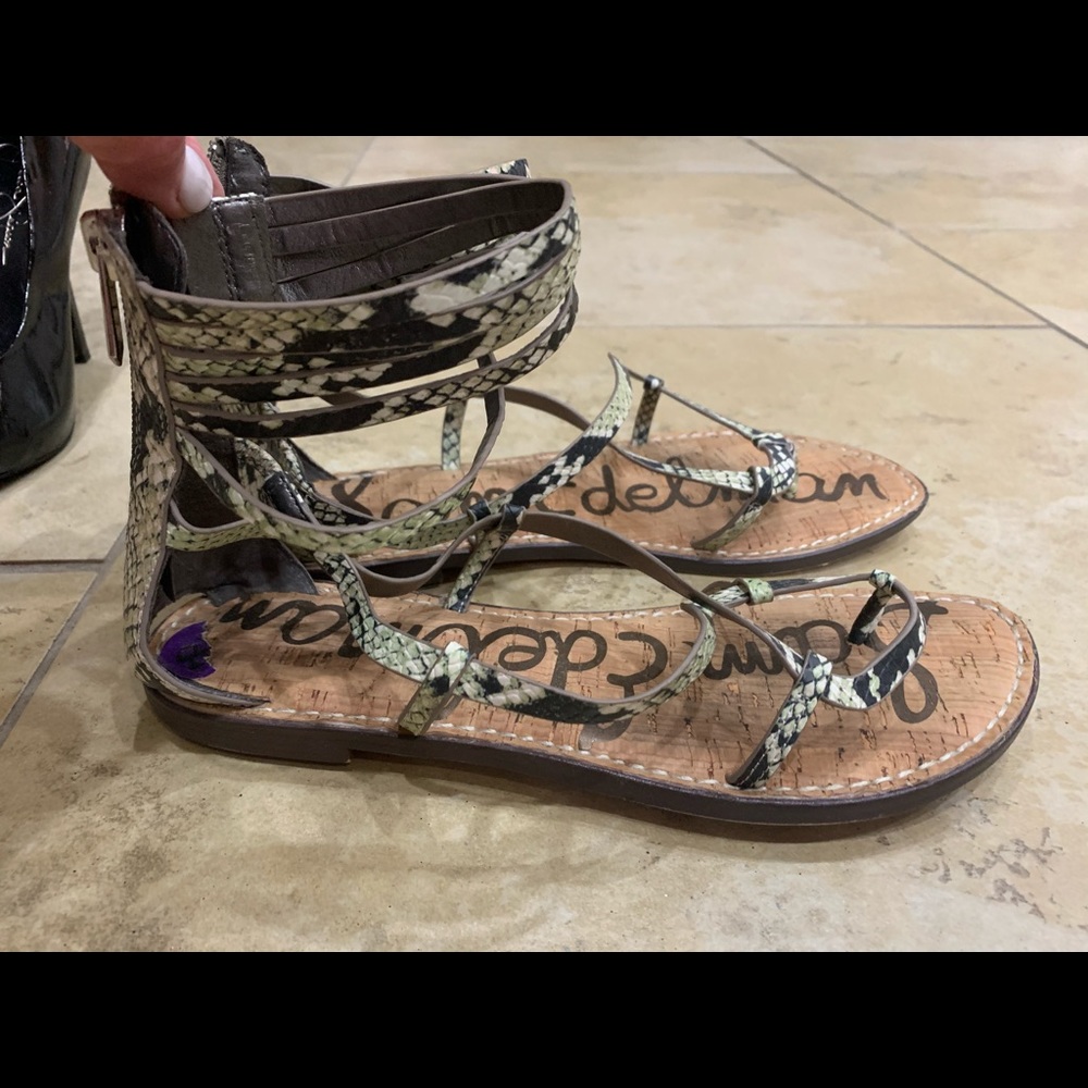 Ladies sandals